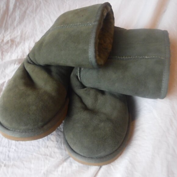 Green Ugg Winter boots Womens Size 6 Pre OWned - Picture 4 of 10